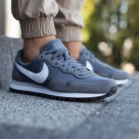 nike air pegasus 83 herren